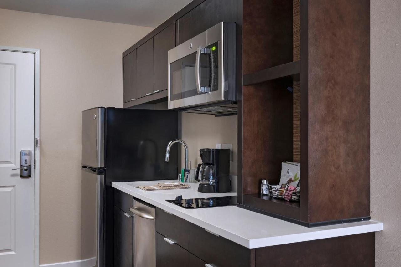 Towneplace Suites By Marriott Tacoma Лейквуд Экстерьер фото
