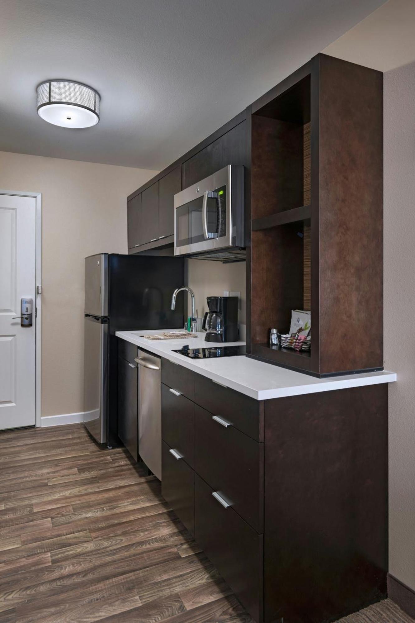 Towneplace Suites By Marriott Tacoma Лейквуд Экстерьер фото