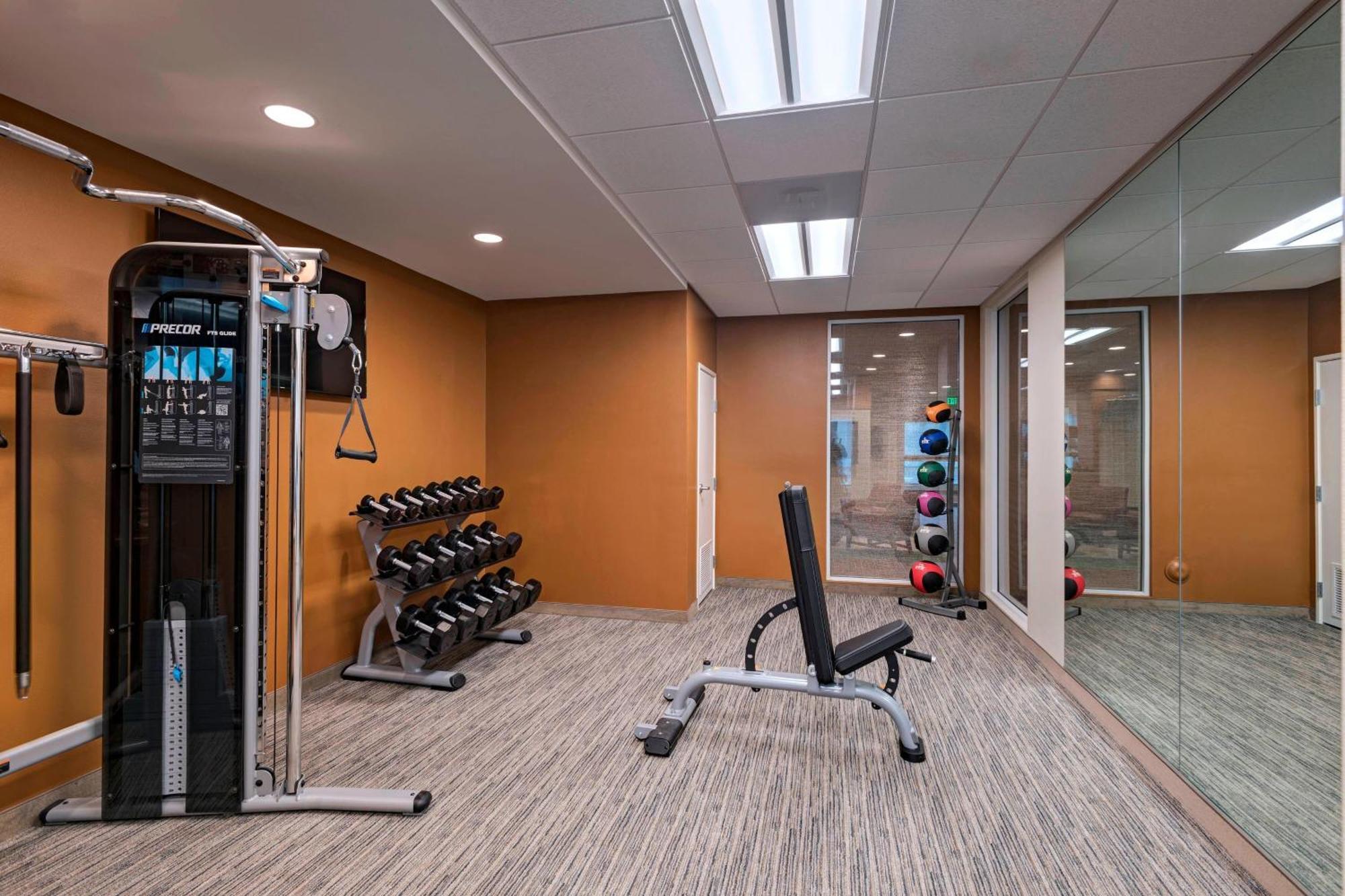 Towneplace Suites By Marriott Tacoma Лейквуд Экстерьер фото