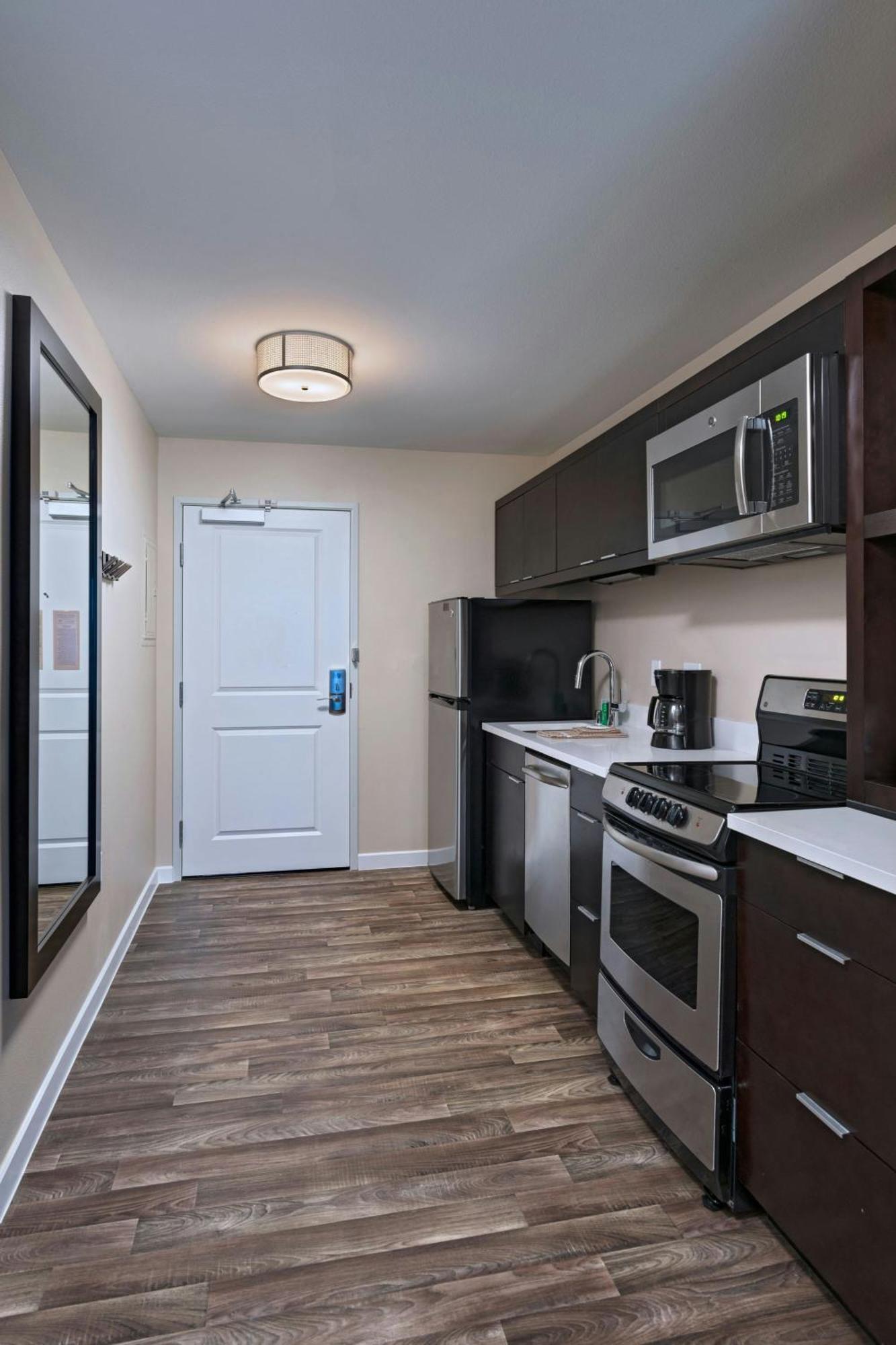 Towneplace Suites By Marriott Tacoma Лейквуд Экстерьер фото