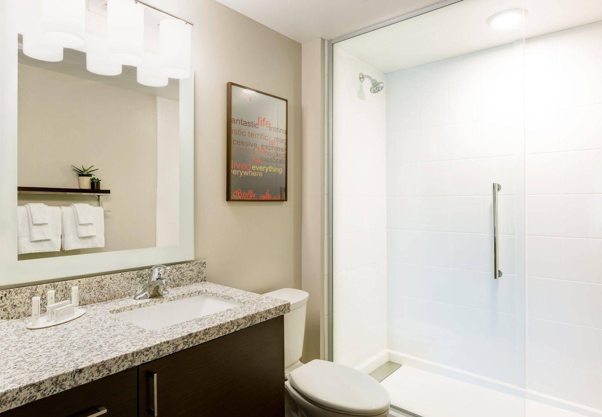 Towneplace Suites By Marriott Tacoma Лейквуд Экстерьер фото